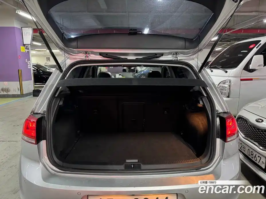 Volkswagen Golf 2016 1.4 гидро в Москве № 188172, фото 19