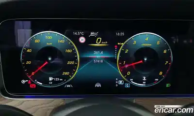 Mercedes-Benz E-Class 2022 2.0 гидро, миниатюра 8