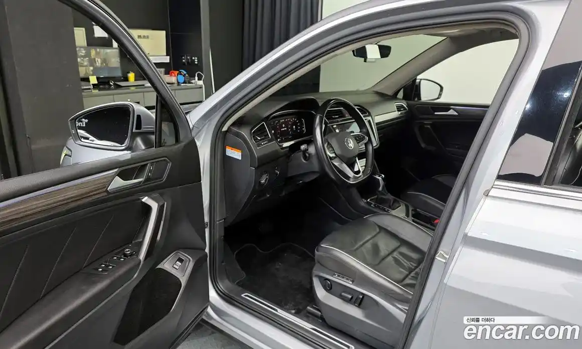 Volkswagen Tiguan 2022 2.0 гидро в Москве № 199245, фото 10