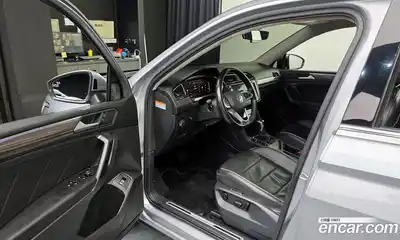 Volkswagen Tiguan 2022 2.0 гидро в Москве № 199245, миниатюра 10