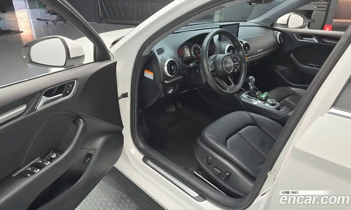 Audi A3 2018 2.0 гидро в Москве № 212358, фото 11