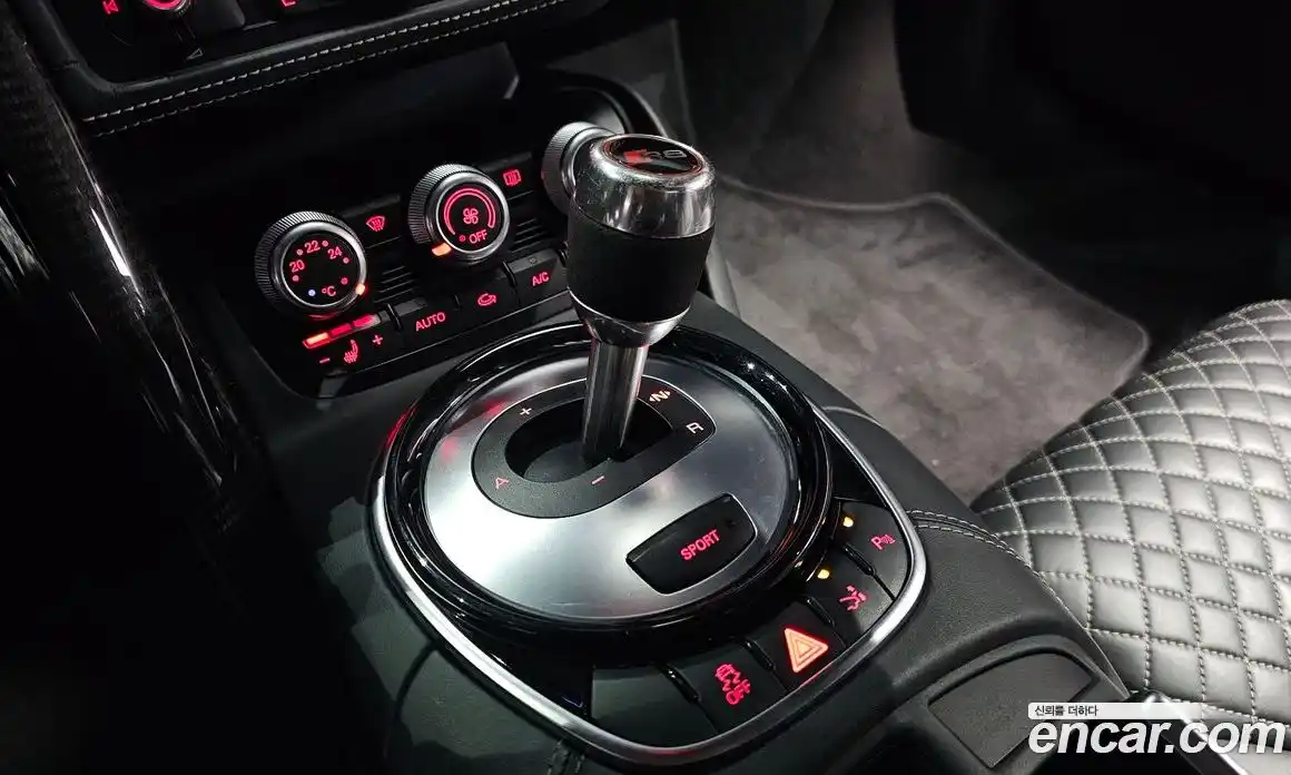 Audi R8 2014 5.2 гидро в Москве № 223445, фото 9