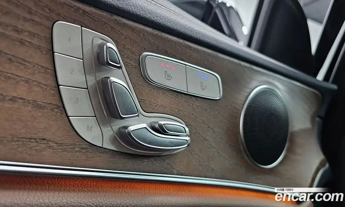 Mercedes-Benz E-Class 2023 2.0 гидро, фото 18