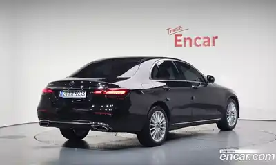 Mercedes-Benz E-Class 2023 2.0 гидро, миниатюра 2