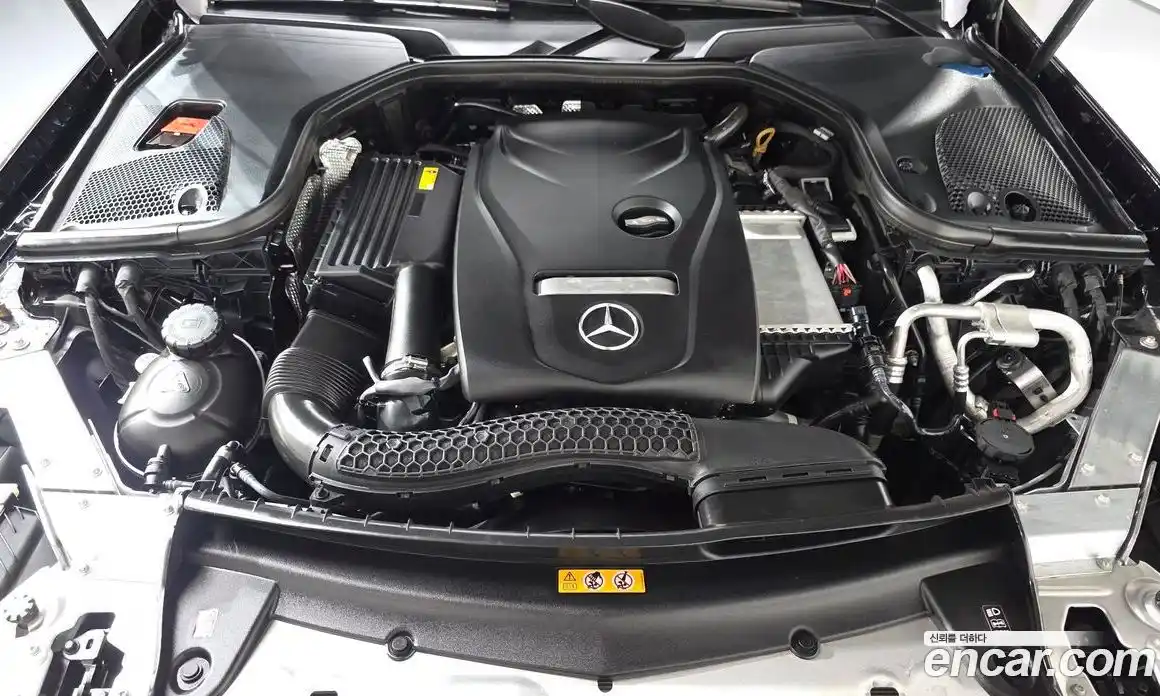 Mercedes-Benz E-Class 2023 2.0 гидро, фото 6