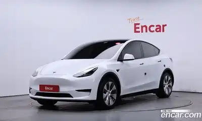 Tesla Model Y, 2024