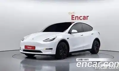 Tesla Model Y, 2022