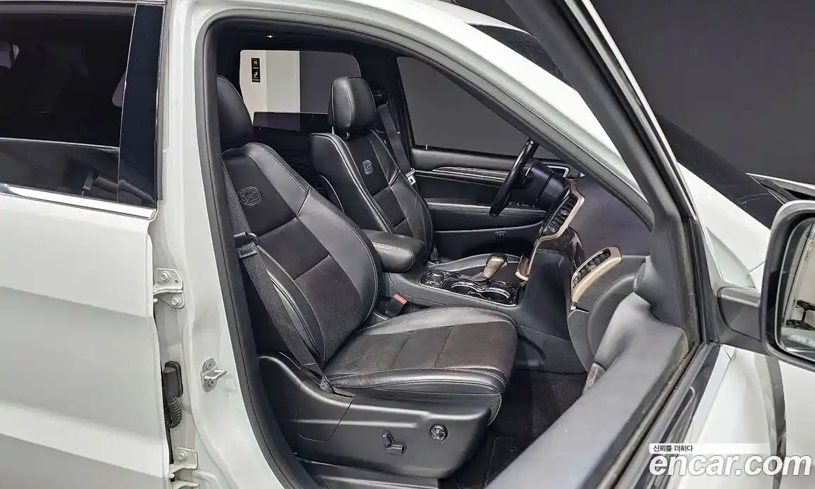 Jeep Cherokee 2016 3.6 гидро в Москве № 232548, фото 12