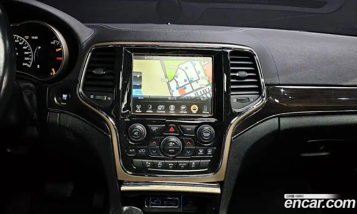 Jeep Cherokee 2016 3.6 гидро в Москве № 232548, фото 19