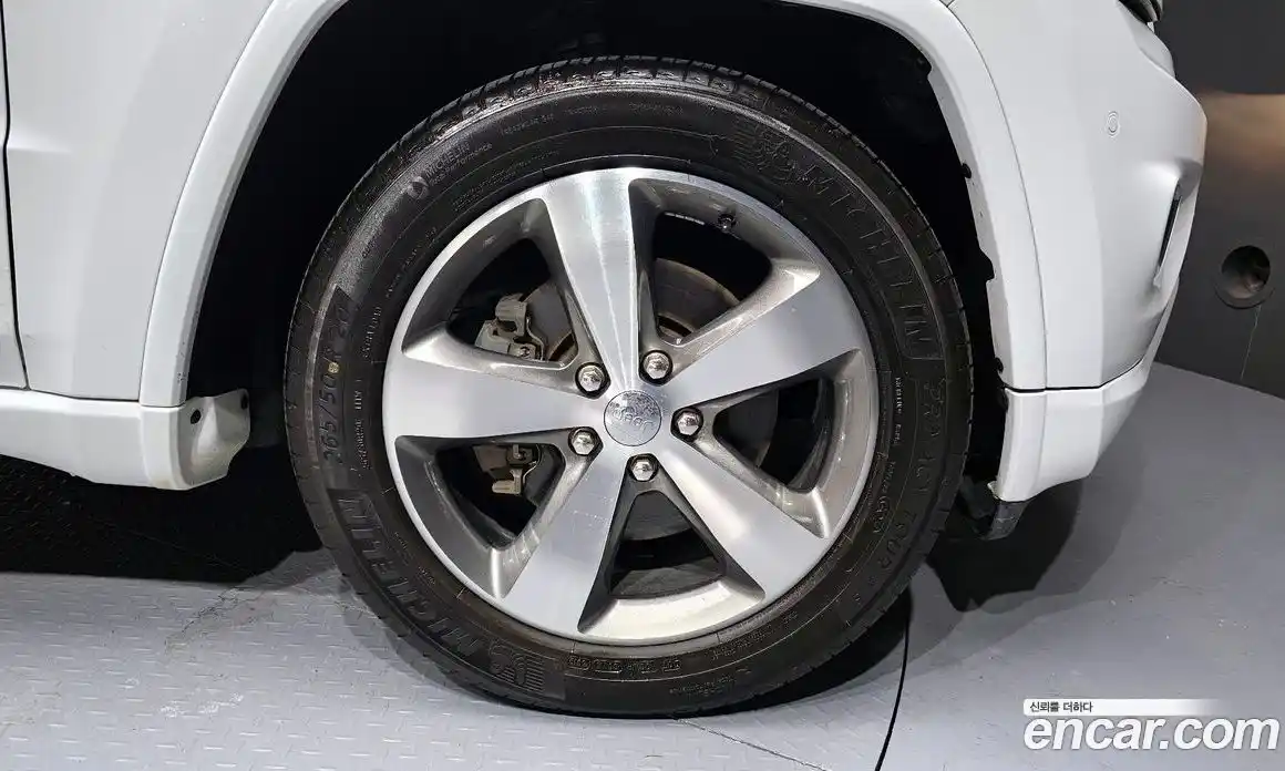 Jeep Cherokee 2016 3.6 гидро в Москве № 232548, фото 5