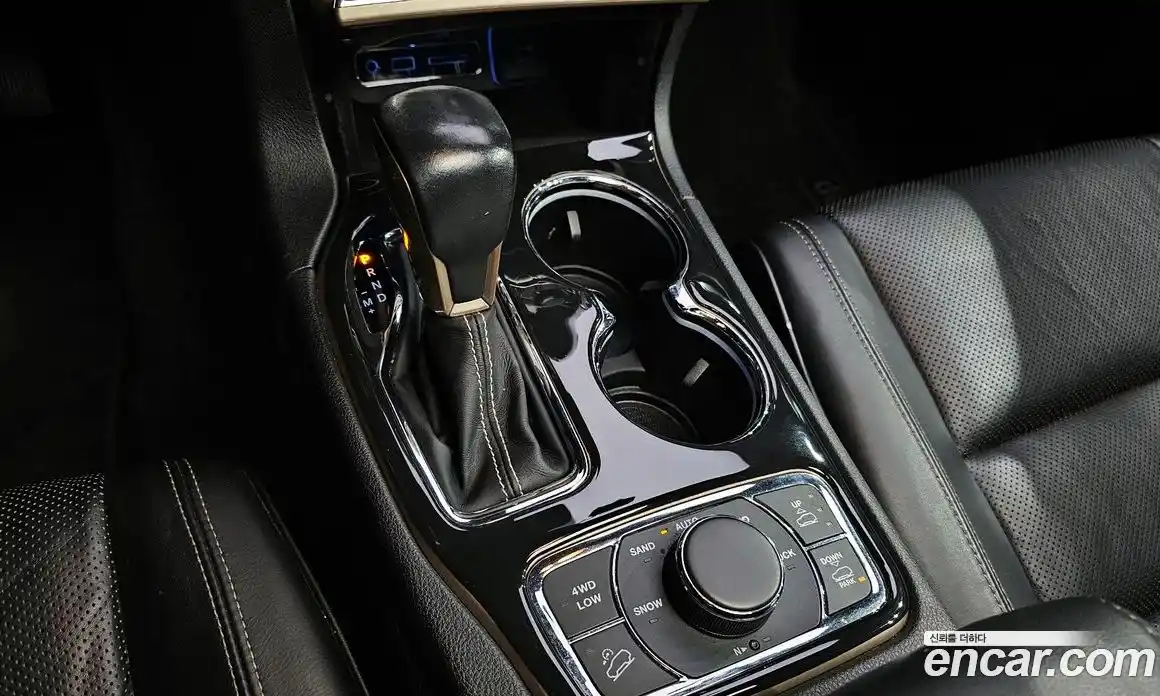 Jeep Cherokee 2016 3.6 гидро в Москве № 232548, фото 9