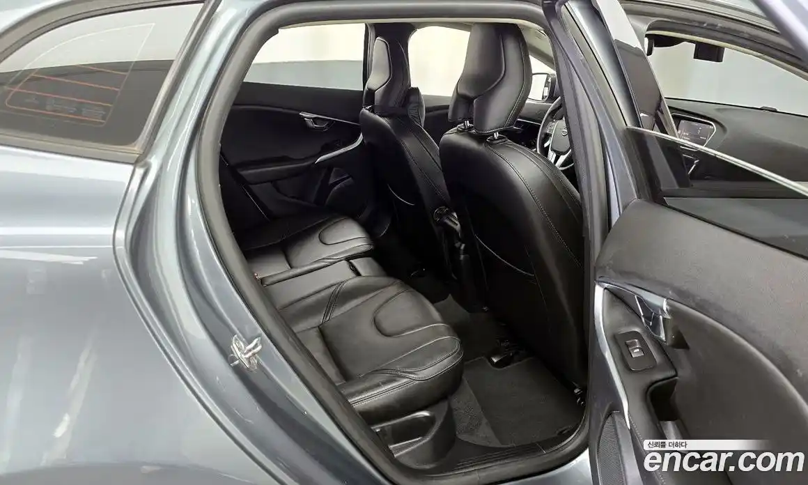 Volvo V40 2018 2.0 гидро в Москве № 250955, фото 12