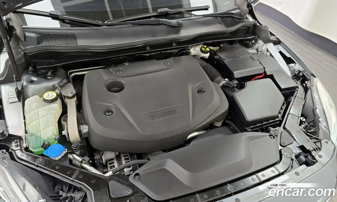 Volvo V40 2018 2.0 гидро в Москве № 250955, фото 6