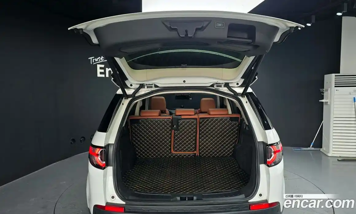 Land Rover Discovery Sport 2016 2.0 гидро в Москве № 271304, фото 20