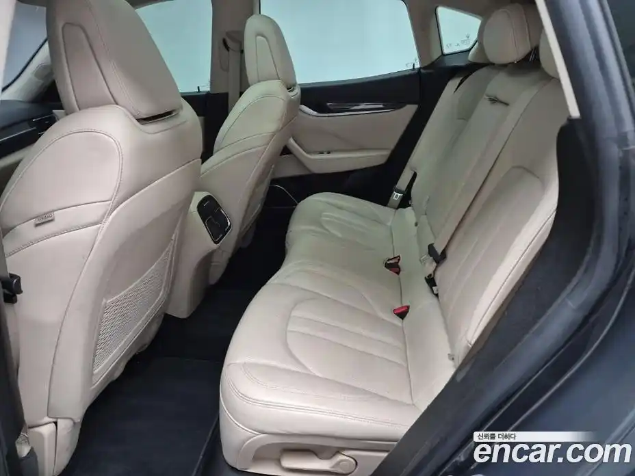 Maserati Levante 2017 3.0 гидро в Москве № 304825, фото 11