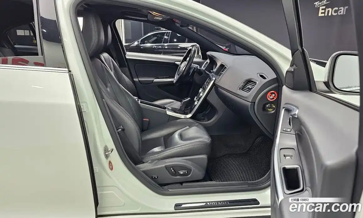 Volvo S60 2015 2.0 гидро в Москве № 344267, фото 11