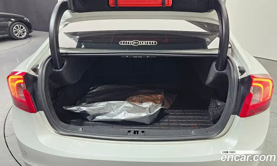Volvo S60 2015 2.0 гидро в Москве № 344267, фото 20