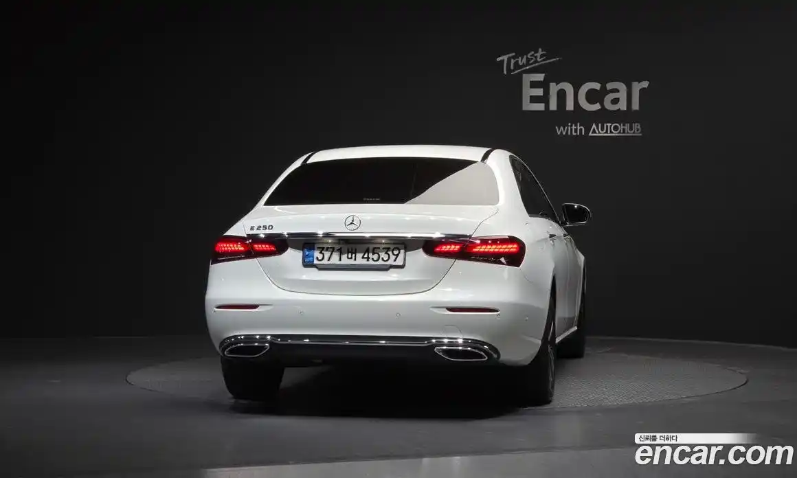 Mercedes-Benz E-Class 2021 2.0 гидро в Москве, фото 4