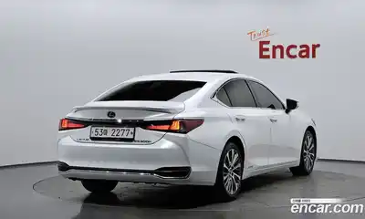 Lexus ES, 2019