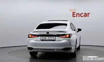 Lexus ES 2019 2.5 гидро в Москве № 398272, миниатюра 3