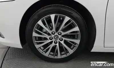 Lexus ES 2019 2.5 гидро в Москве № 398272, миниатюра 4