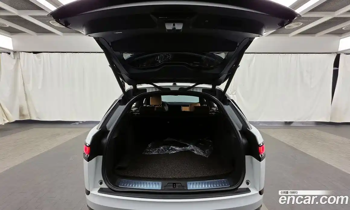 Land Rover Range-Rover Velar 2021 3.0 гидро в Москве № 416266, фото 20