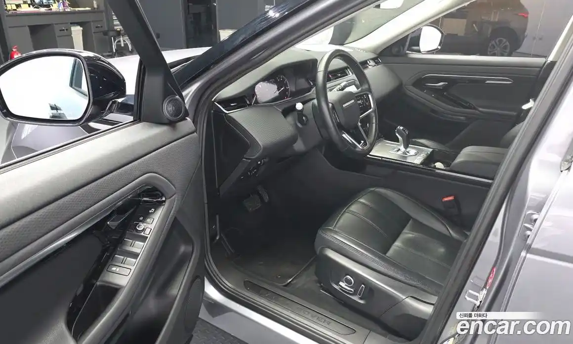 Land Rover Range-Rover Evoque 2022 2.0 гидро в Москве № 416267, фото 11