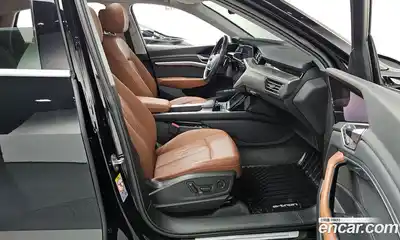Audi e-tron 2021 0.2 гидро в Москве № 468654, миниатюра 11