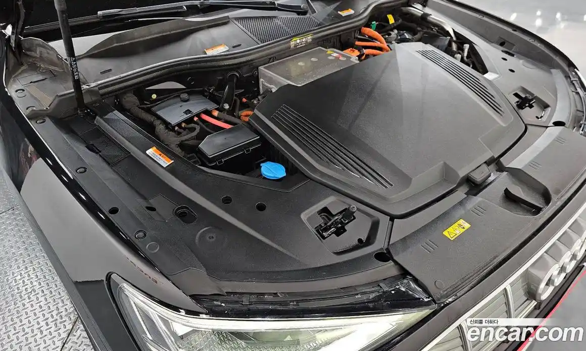 Audi e-tron 2021 0.2 гидро в Москве № 468654, фото 6