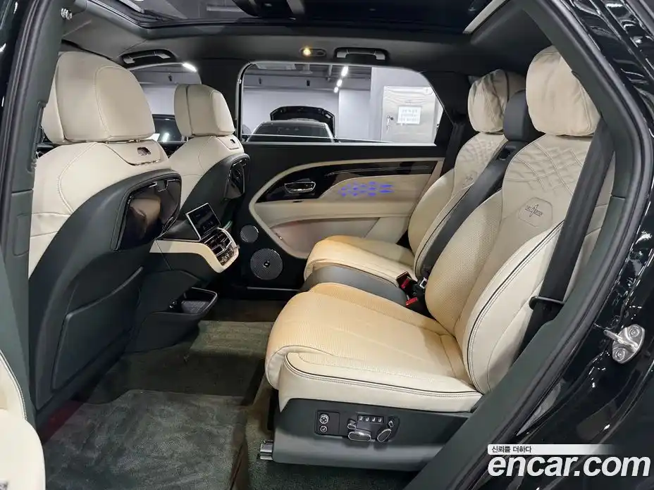 Bentley Bentayga 2024 4.0 гидро в Москве № 611699, фото 12