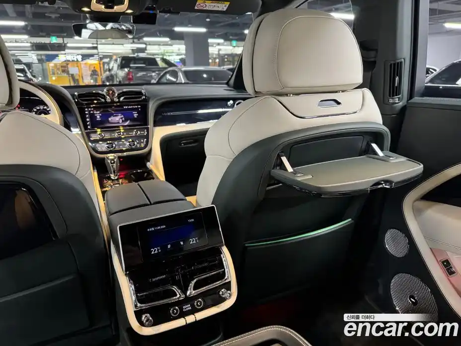 Bentley Bentayga 2024 4.0 гидро в Москве № 611699, фото 13