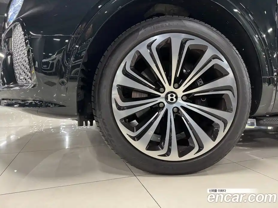 Bentley Bentayga 2024 4.0 гидро в Москве № 611699, фото 16