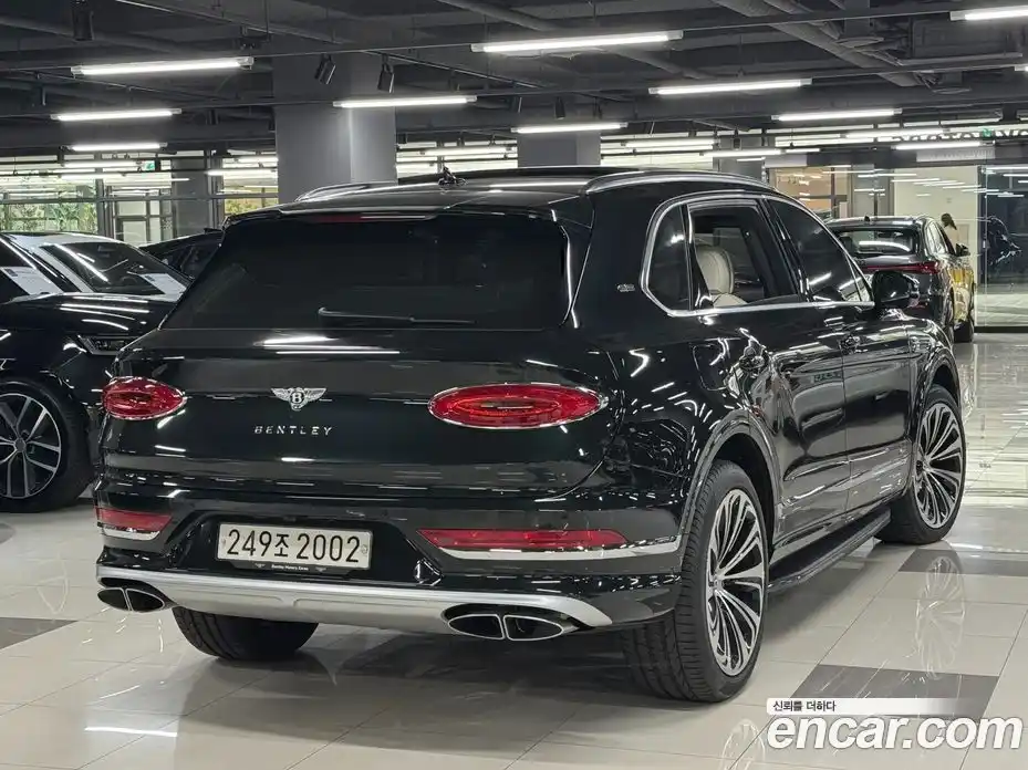 Bentley Bentayga 2024 4.0 гидро в Москве № 611699, фото 3