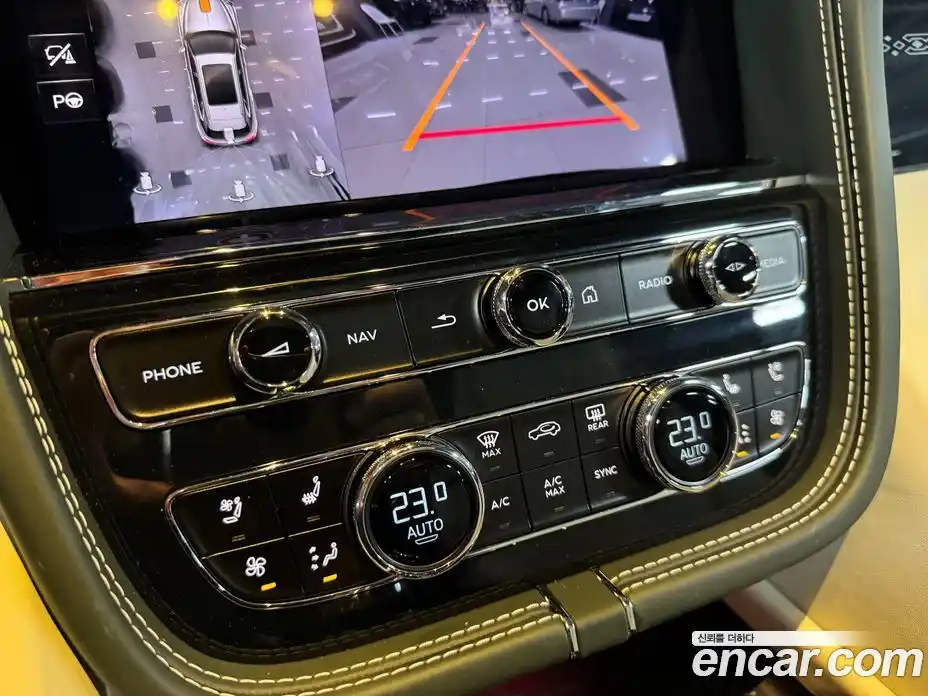 Bentley Bentayga 2024 4.0 гидро в Москве № 611699, фото 9