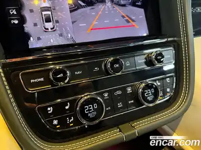 Bentley Bentayga 2024 4.0 гидро в Москве № 611699, миниатюра 9