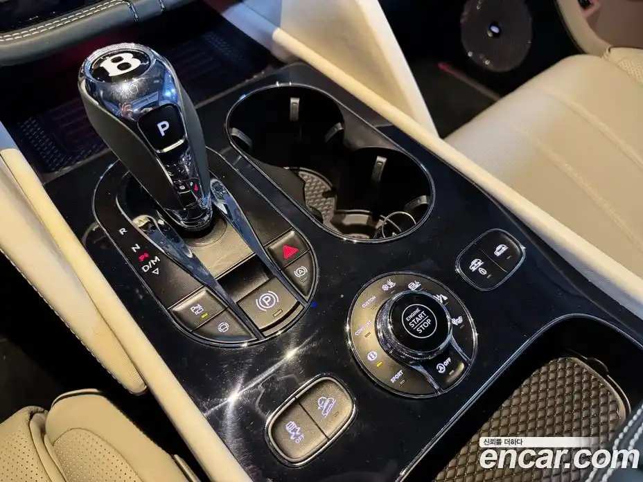 Bentley Bentayga 2024 4.0 гидро в Москве № 611699, фото 10