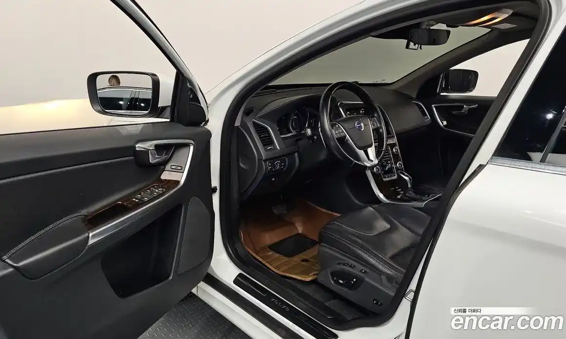Volvo XC60 2017 2.4 гидро в Москве № 626413, фото 9