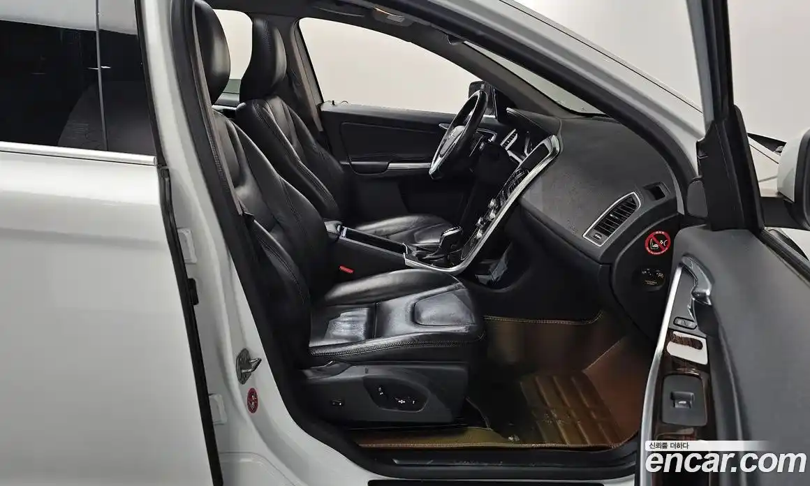 Volvo XC60 2017 2.4 гидро в Москве № 626413, фото 10