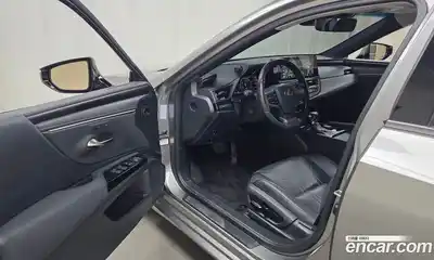 Lexus ES 2023 2.5 гидро в Москве № 628532, миниатюра 10