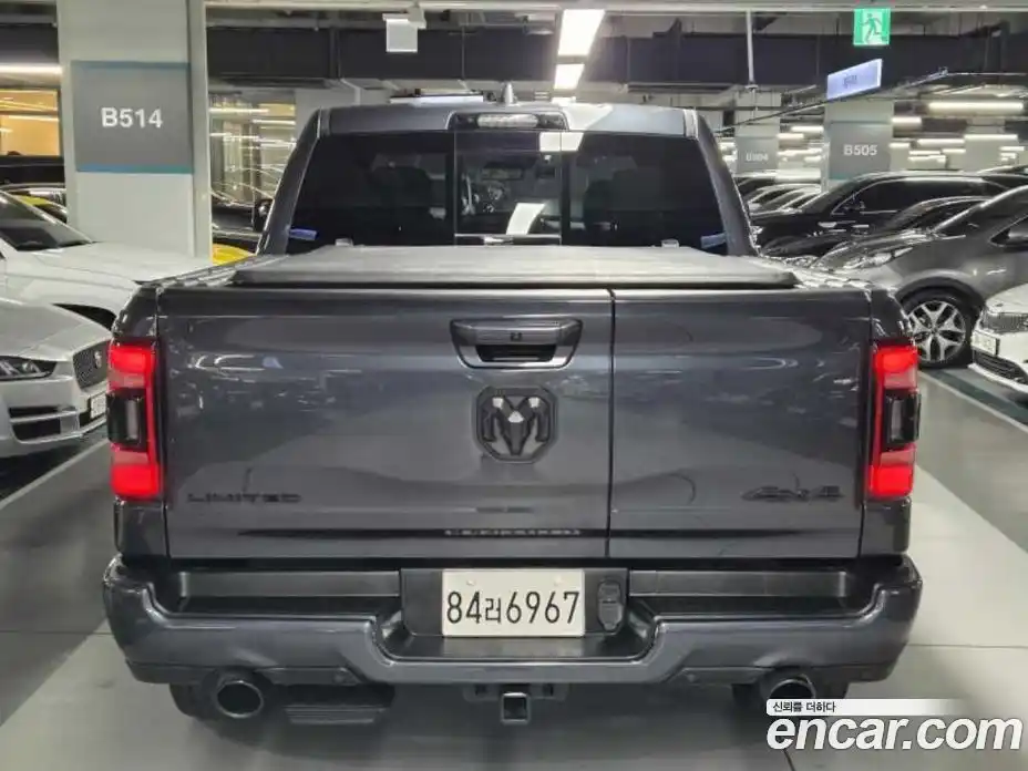 Dodge Ram Pick Up 2022 5.7 гидро в Москве № 681595, фото 4