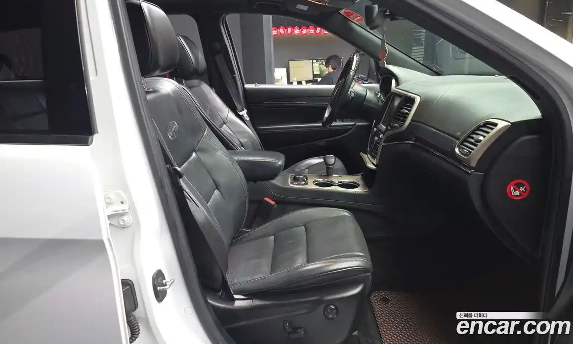 Jeep Cherokee 2013 3.0 гидро в Москве № 725351, фото 11