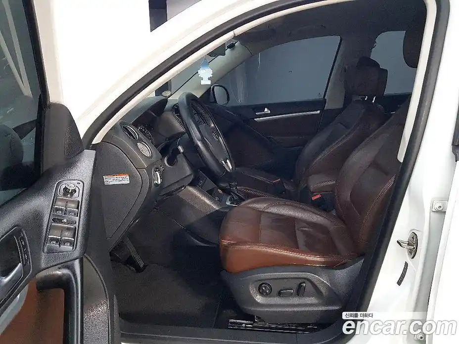 Volkswagen Tiguan 2015 2.0 гидро в Москве № 767310, фото 8