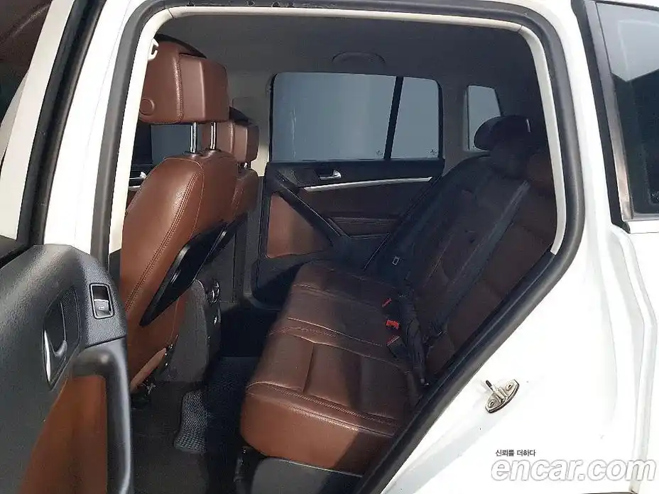 Volkswagen Tiguan 2015 2.0 гидро в Москве № 767310, фото 9