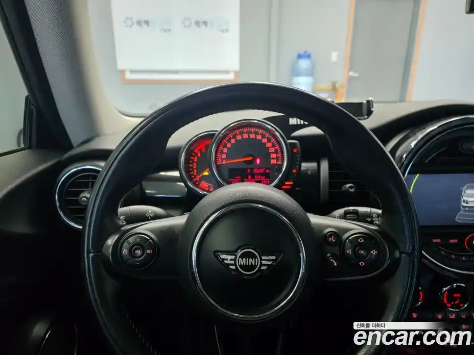 Mini Cooper 2015 1.5 гидро в Москве № 802604, фото 11