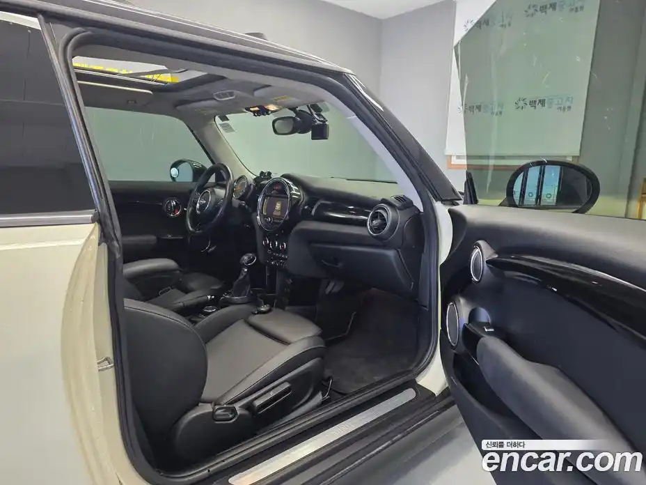 Mini Cooper 2015 1.5 гидро в Москве № 802604, фото 17