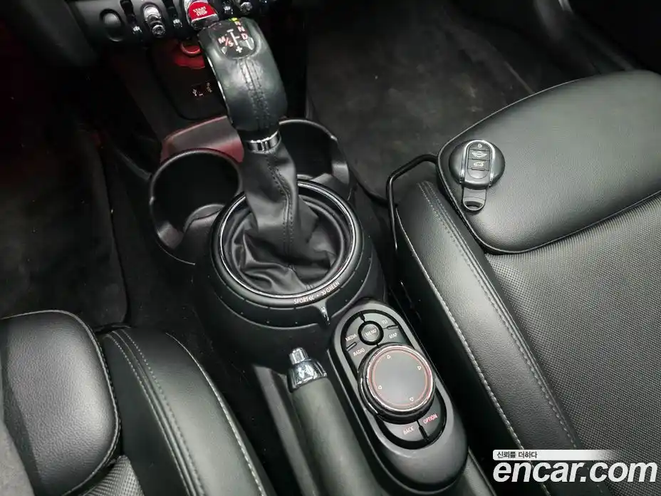 Mini Cooper 2015 1.5 гидро в Москве № 802604, фото 9
