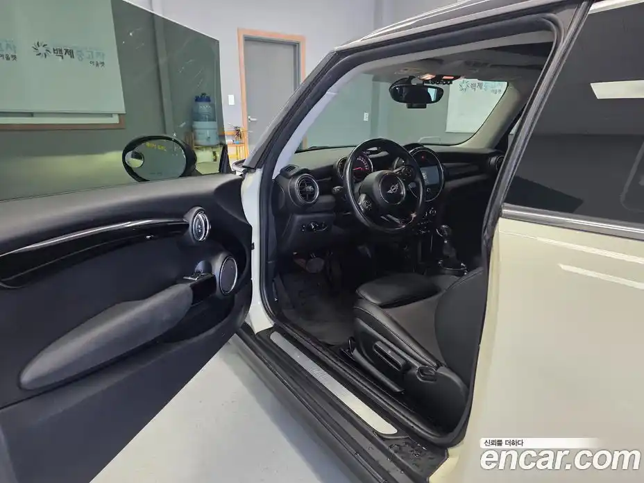 Mini Cooper 2015 1.5 гидро в Москве № 802604, фото 10
