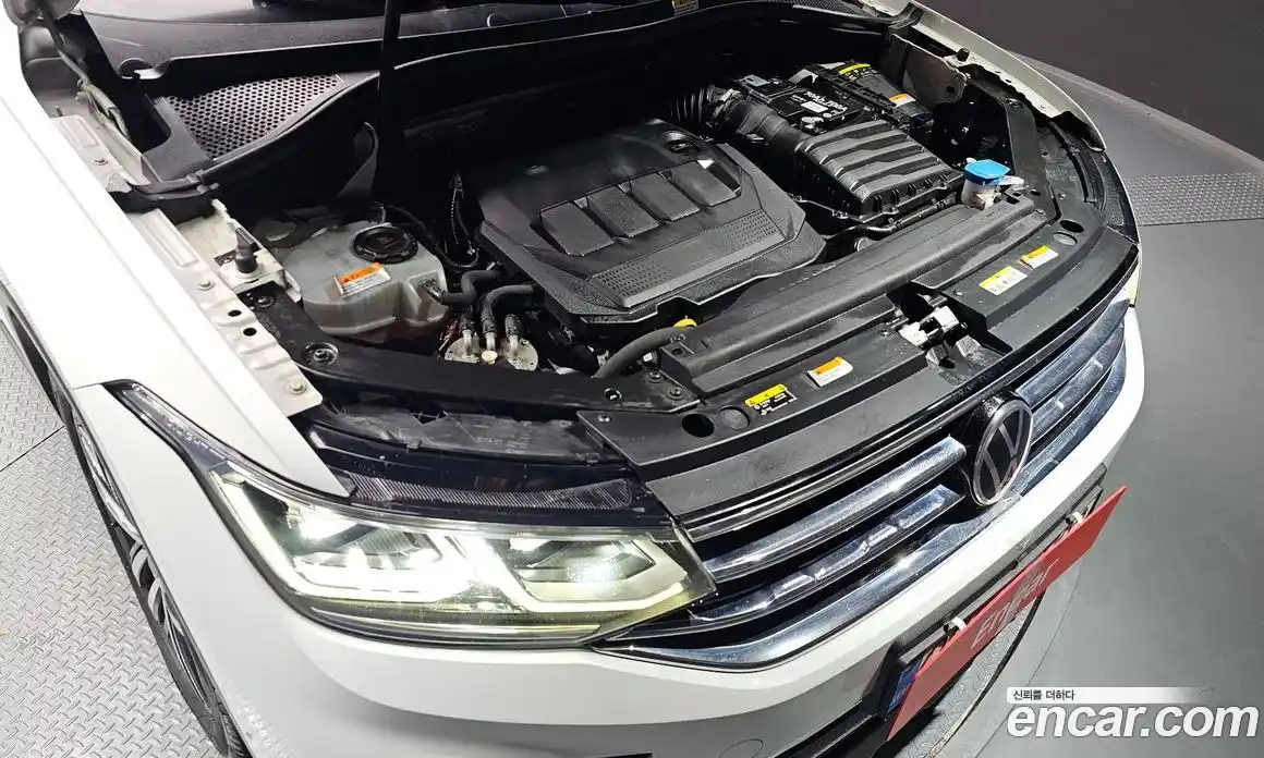 Volkswagen Tiguan 2021 2.0 гидро в Москве № 826233, фото 6