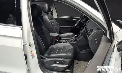 Volkswagen Tiguan 2021 2.0 гидро в Москве № 826233, миниатюра 10