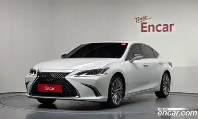 Lexus ES, 2023